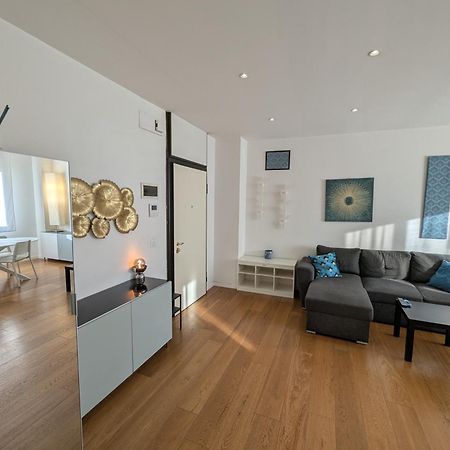 Convenient Family Apt With Private Parking Mestre Esterno foto