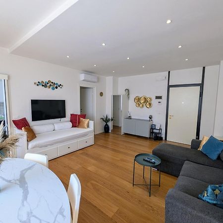 Convenient Family Apt With Private Parking Mestre Esterno foto