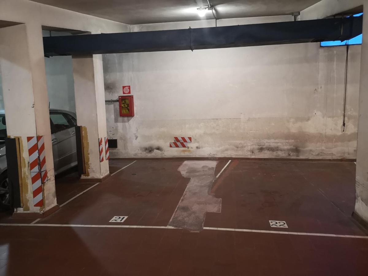 Convenient Family Apt With Private Parking Mestre Esterno foto