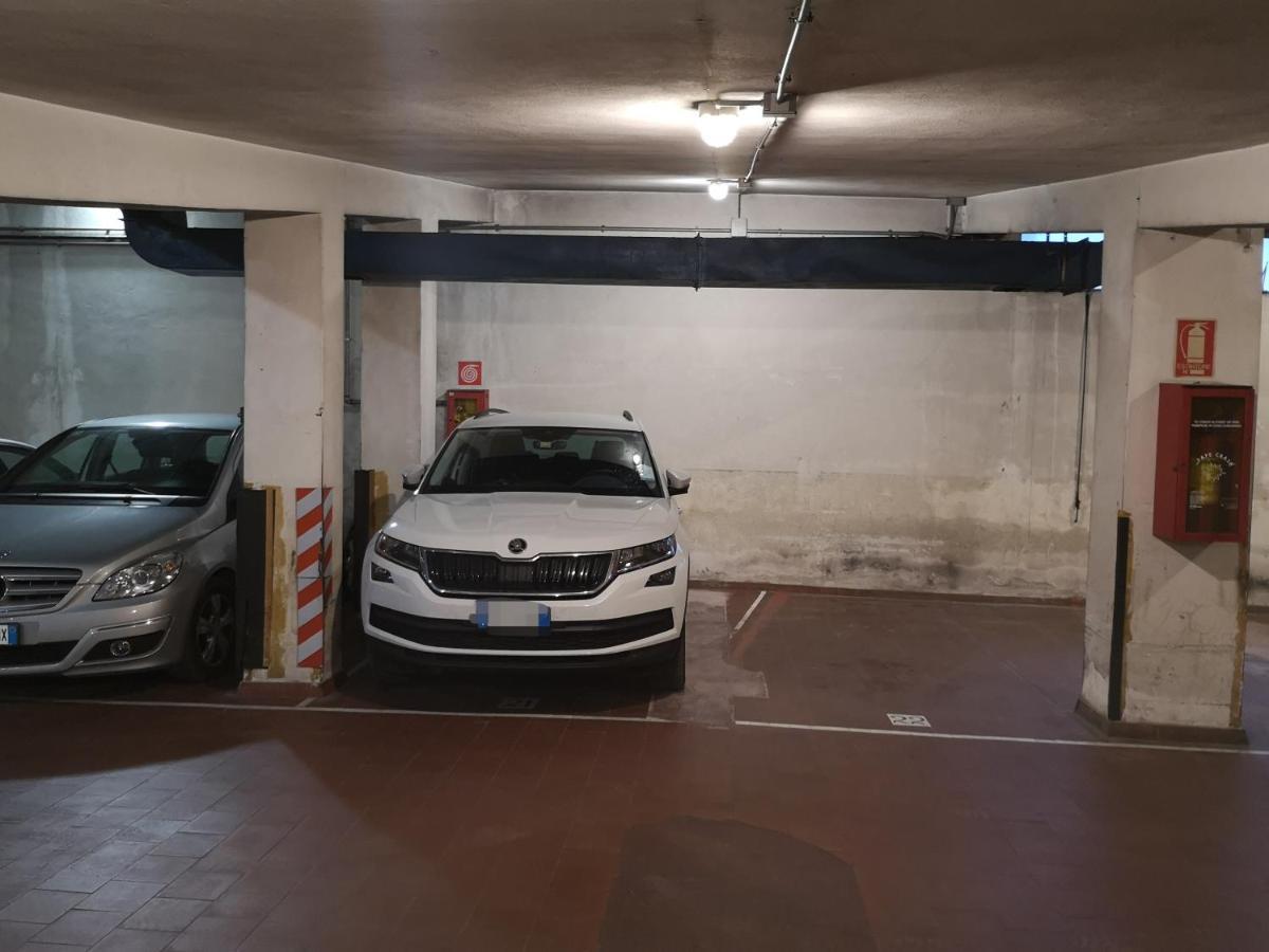 Convenient Family Apt With Private Parking Mestre Esterno foto