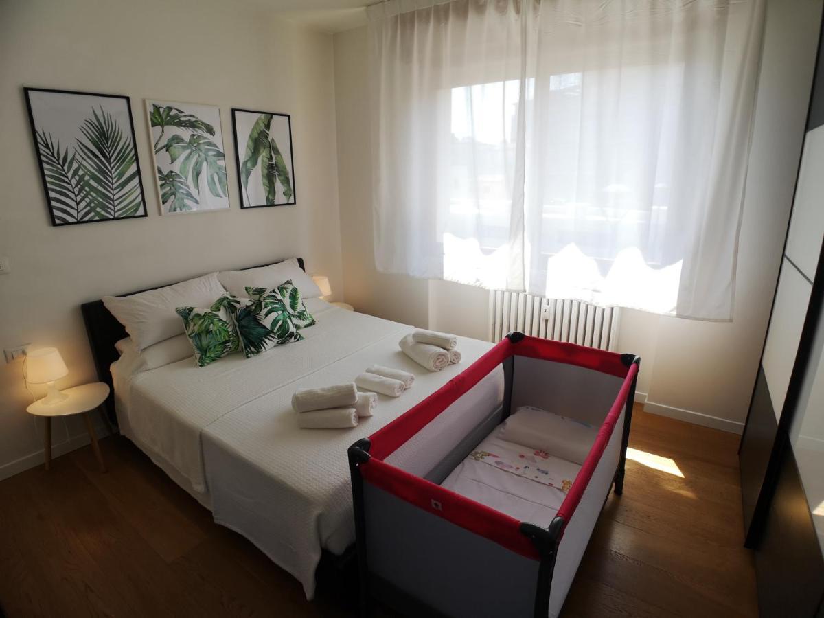 Convenient Family Apt With Private Parking Mestre Esterno foto
