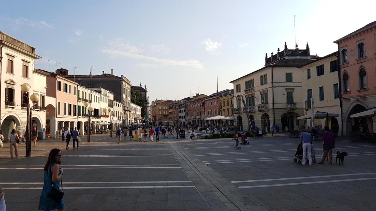 Convenient Family Apt With Private Parking Mestre Esterno foto