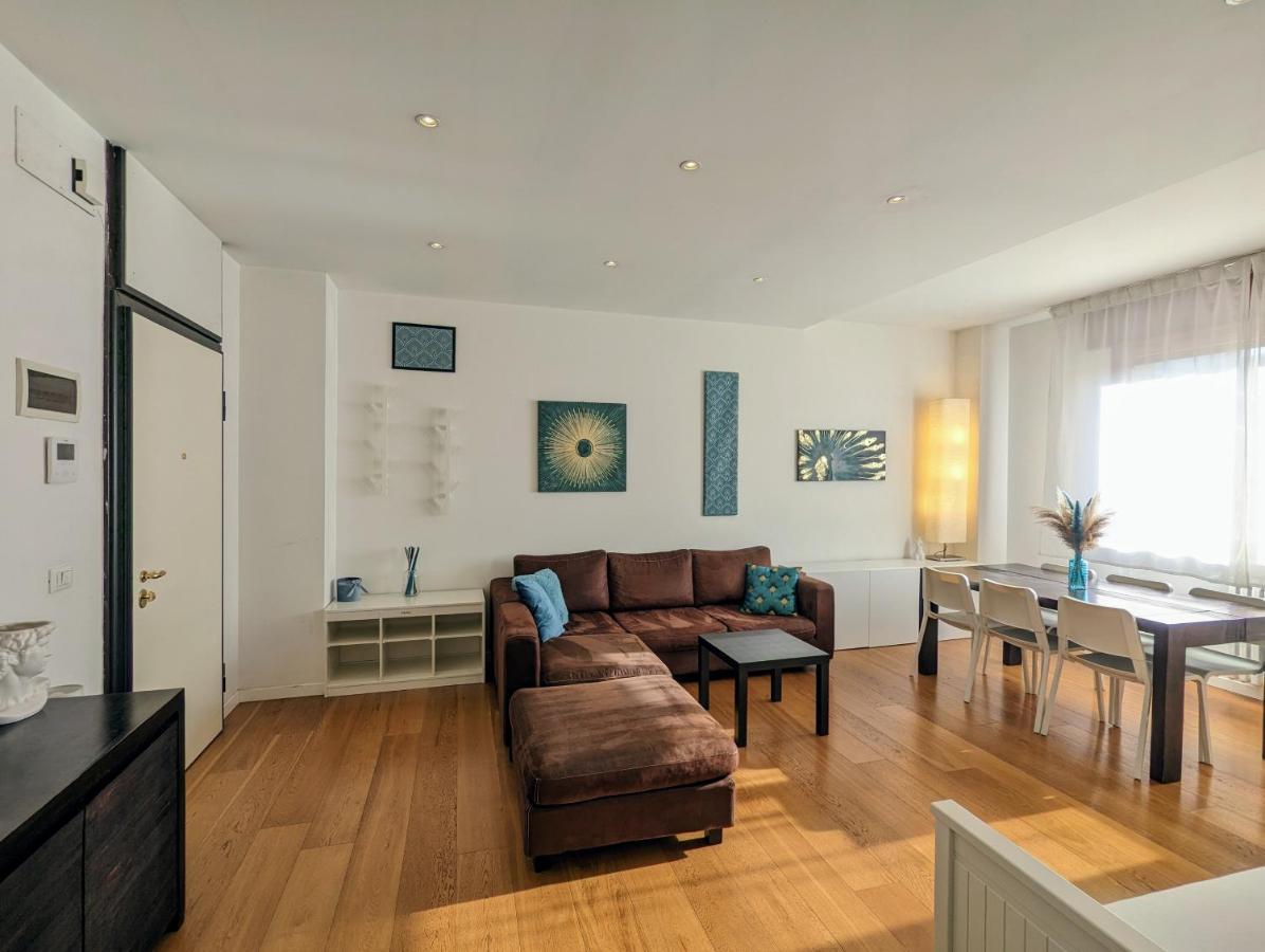 Convenient Family Apt With Private Parking Mestre Esterno foto
