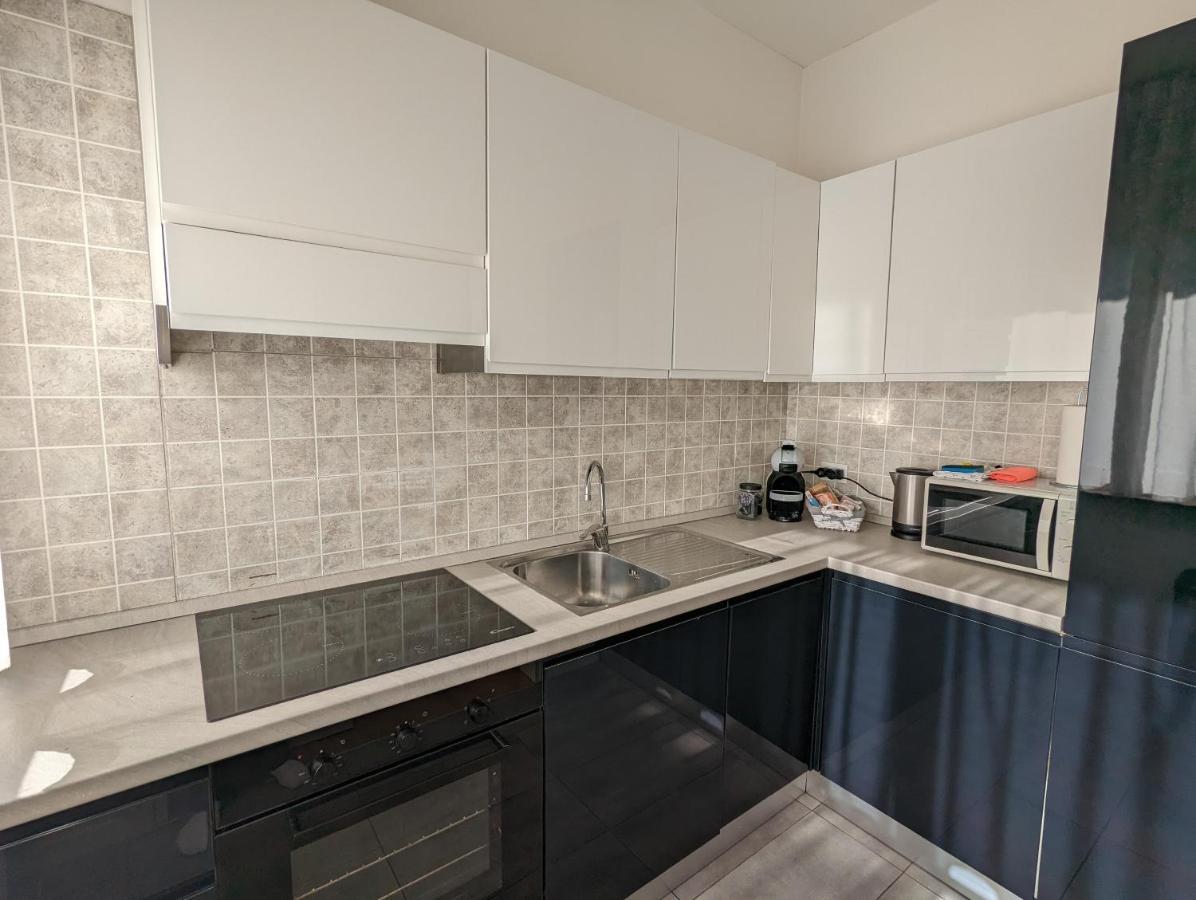Convenient Family Apt With Private Parking Mestre Esterno foto