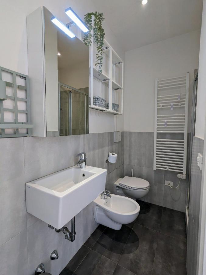 Convenient Family Apt With Private Parking Mestre Esterno foto