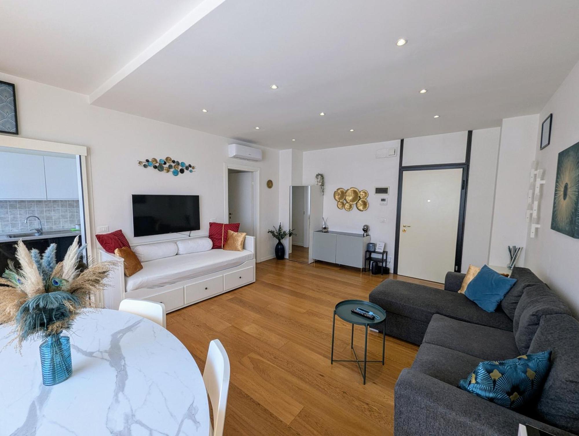 Convenient Family Apt With Private Parking Mestre Esterno foto
